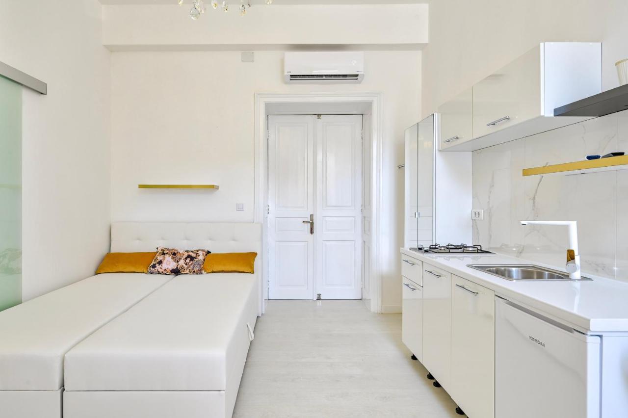 Apartmán Collins Amethyst Center Pula Exteriér fotografie