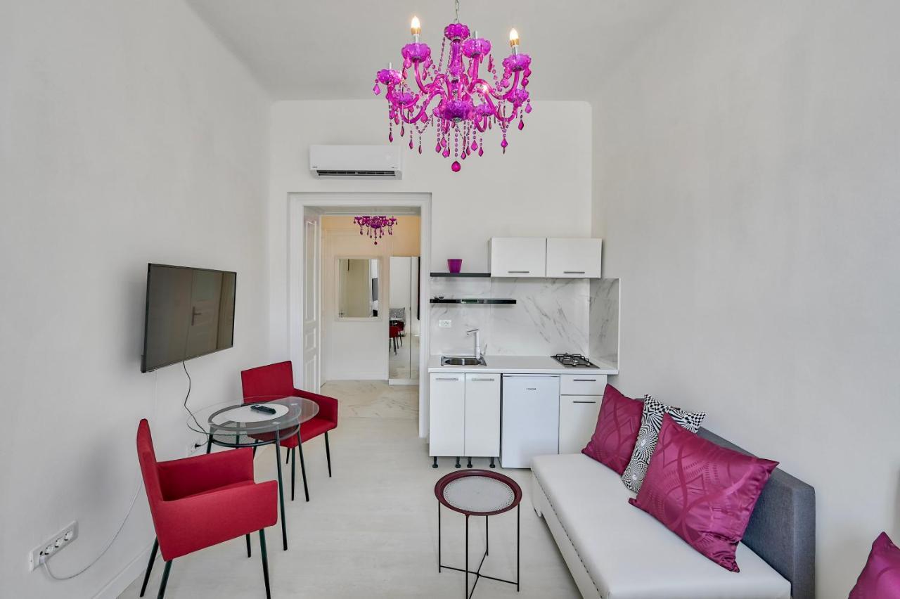 Apartmán Collins Amethyst Center Pula Exteriér fotografie