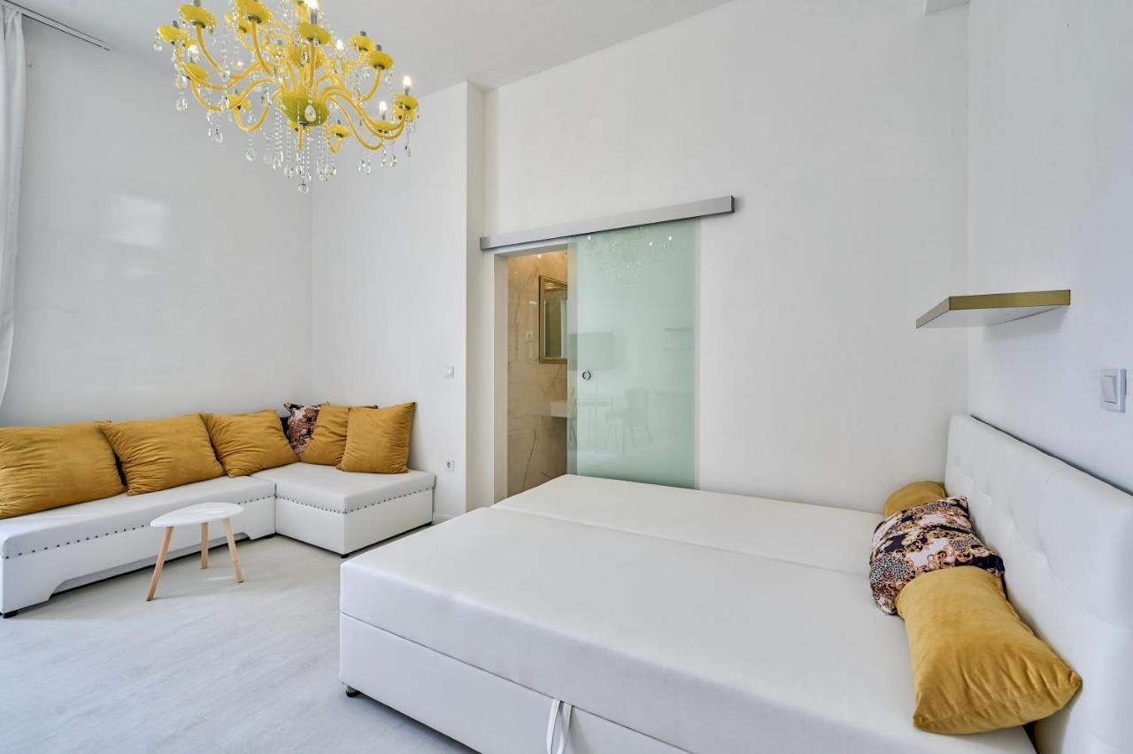 Apartmán Collins Amethyst Center Pula Exteriér fotografie