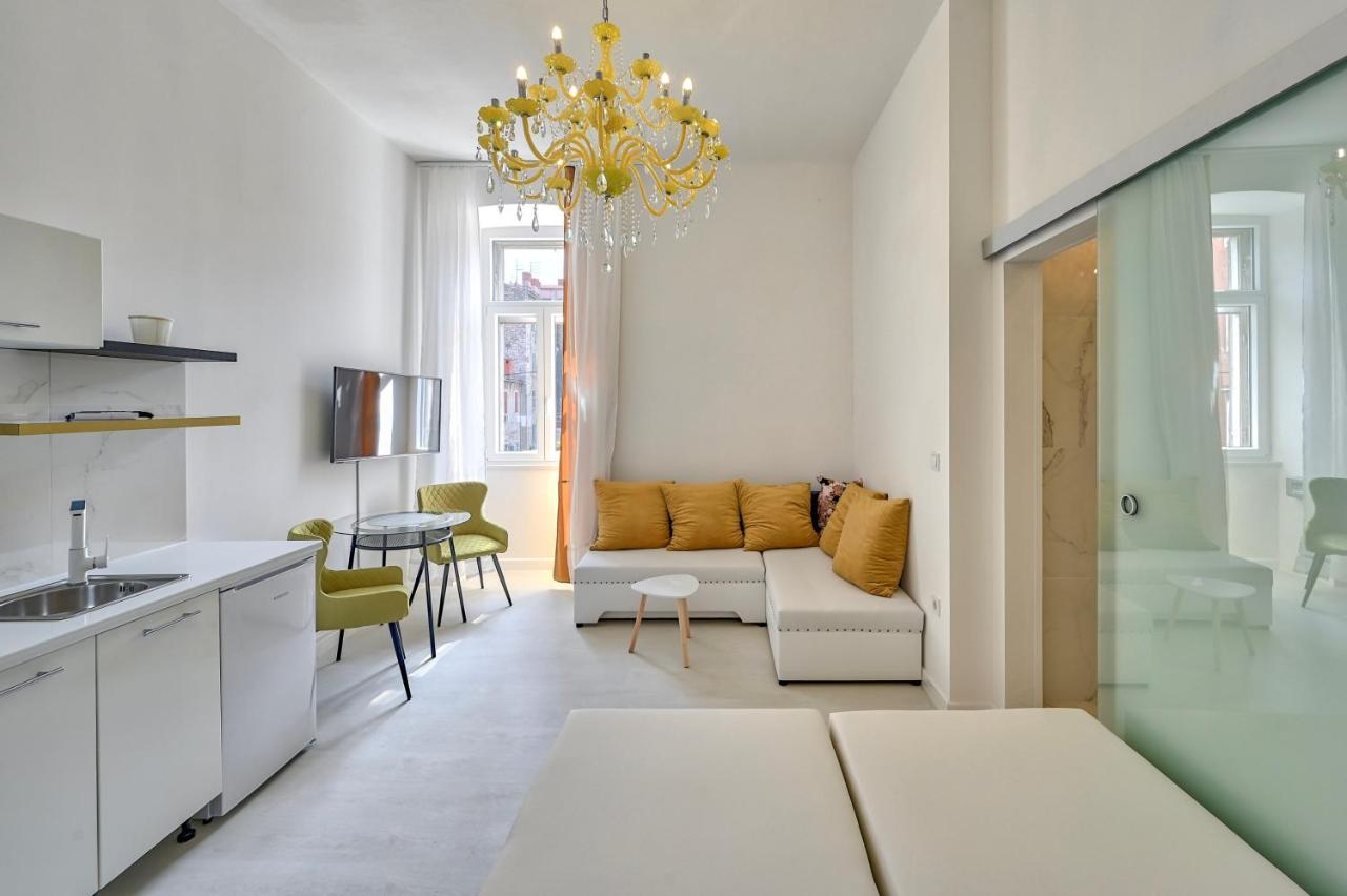 Apartmán Collins Amethyst Center Pula Exteriér fotografie