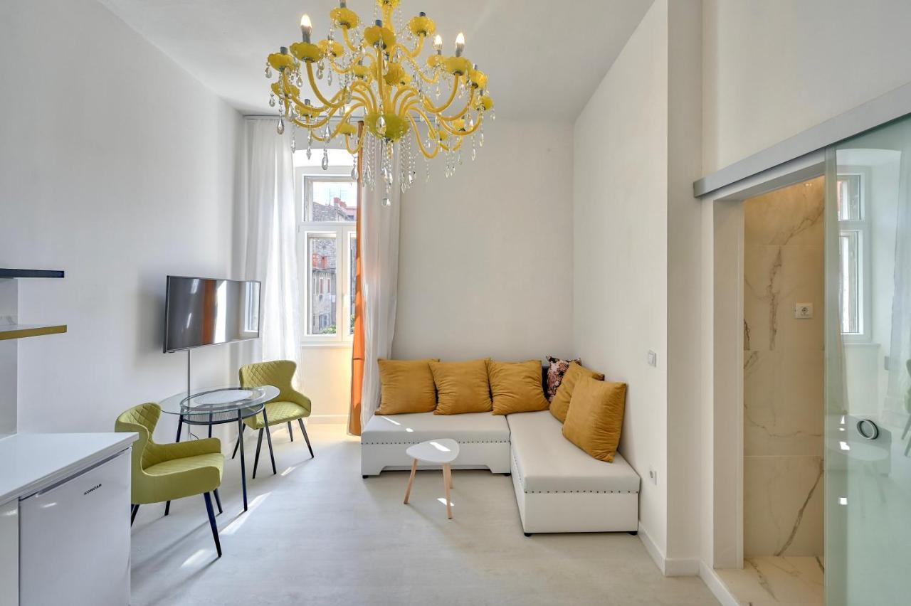 Apartmán Collins Amethyst Center Pula Exteriér fotografie