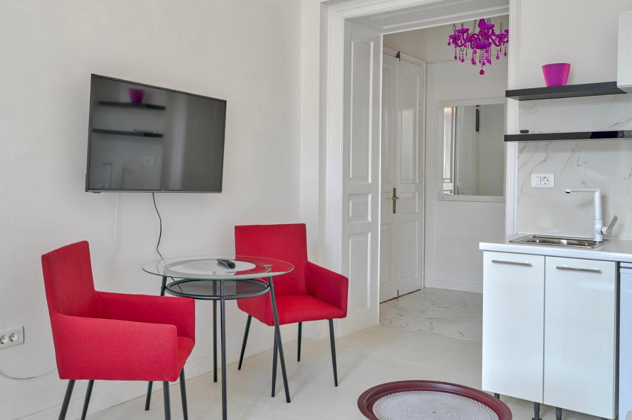 Apartmán Collins Amethyst Center Pula Exteriér fotografie