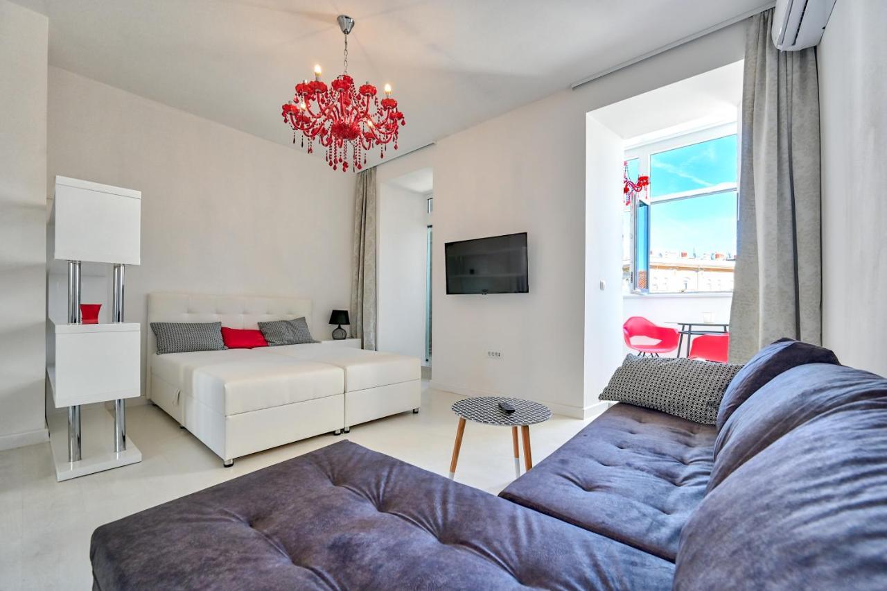 Apartmán Collins Amethyst Center Pula Exteriér fotografie