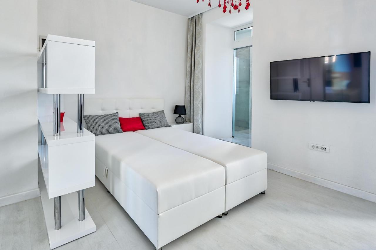 Apartmán Collins Amethyst Center Pula Exteriér fotografie